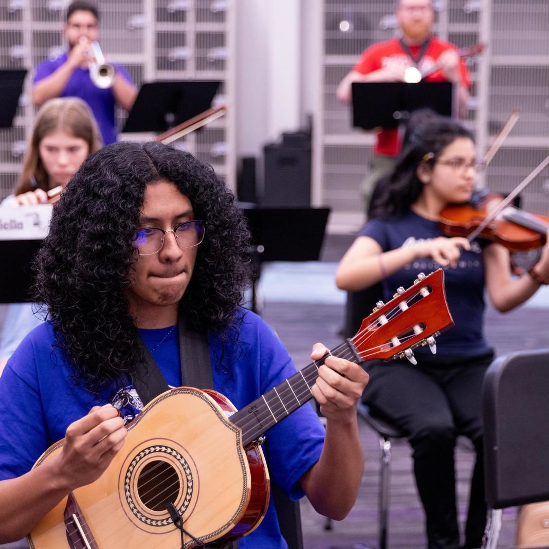  Students practice instruments at mariachi camp